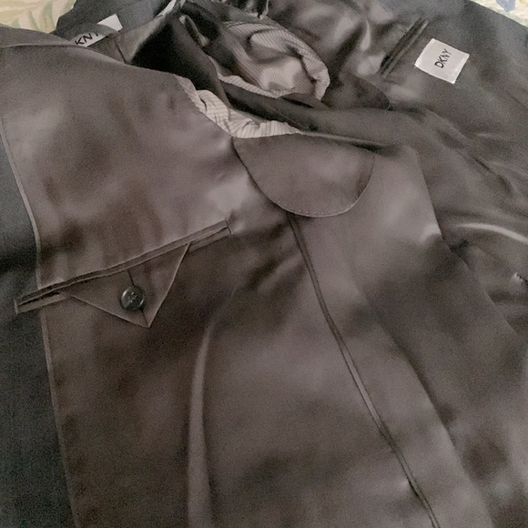 New-DKNY Suit Jacket: 42S - Picture 7 of 8